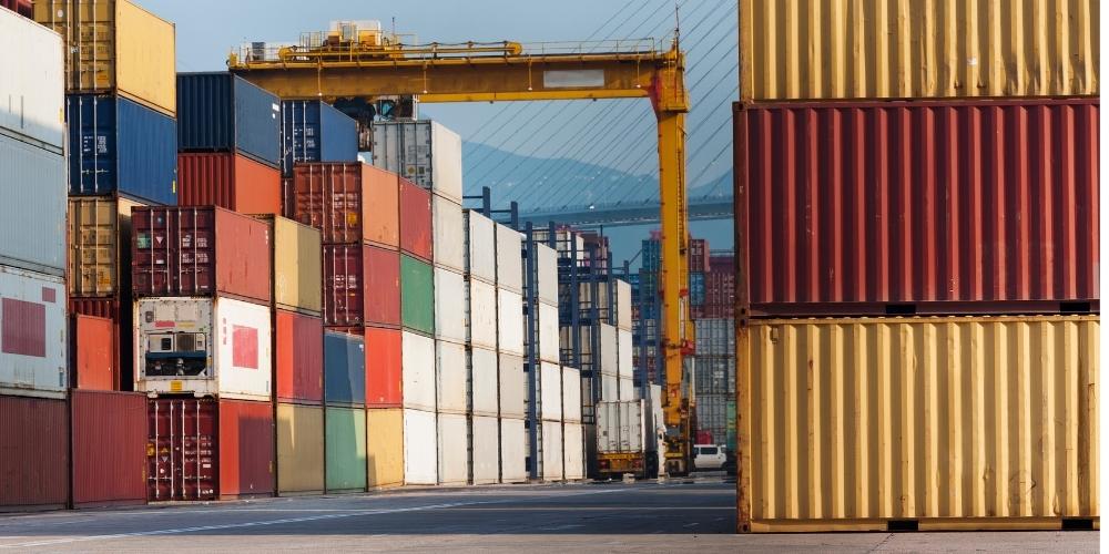 Surge in tobacco seizures points to booming illicit trade as retailers face uncertain winter